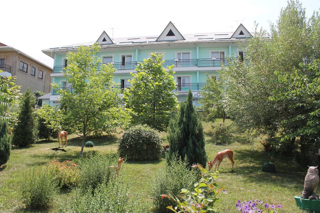 Green Hotel Almatî Exterior foto